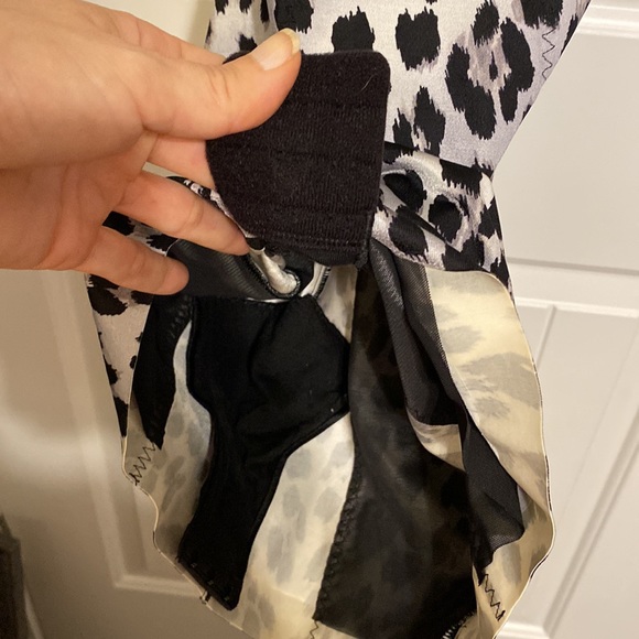 💥 SIZE XS VICTORIA’S SECRET PUSH UP SHAPING SLIP W PANTY💥 - Picture 9 of 9